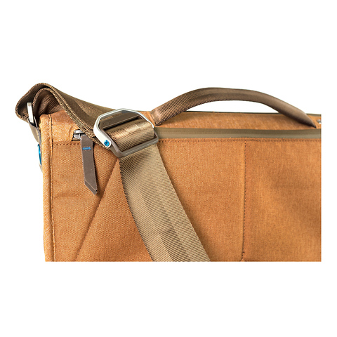 13 In. Everyday Messenger (Heritage Tan) Image 7