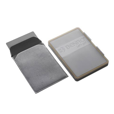 Master Series 75x100 Soft-edged Graduated ND GND8 (0.9) 3 Stop Filter Image 1