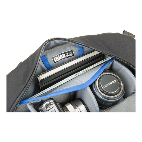 TurnStyle 10 V2.0 Sling Camera Bag (Charcoal) Image 4