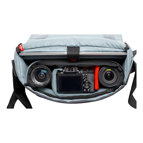 Lifestyle Manhattan Speedy-10 Camera Messenger Bag (Gray) Image 4