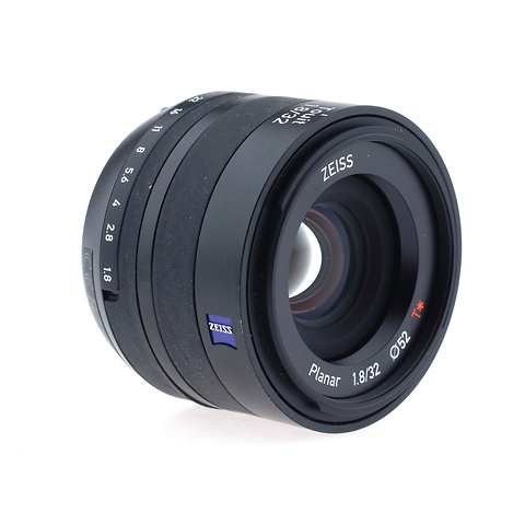 Touit 32mm f/1.8 Lens - Fujifilm X-Mount - Open Box Image 1