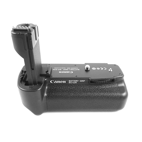 BG-E2N Battery Grip for 30D, 40D, and 50D Cameras - Pre-Owned Image 1