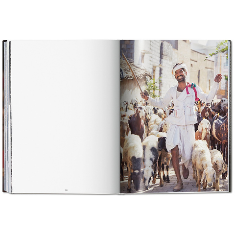 The Sartorialist: India (English and Multilingual Edition) - Hardcover Book Image 5