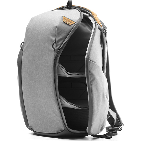 Everyday Backpack Zip (15L, Ash) Image 3
