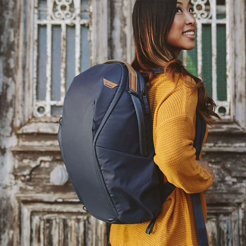 Everyday Backpack Zip (15L, Midnight) Image 5