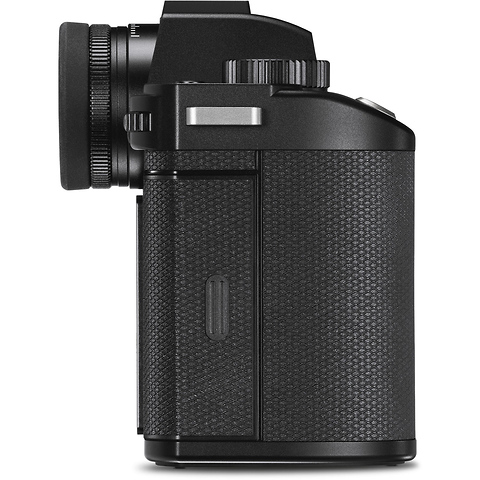 SL2 Mirrorless Digital Camera with Vario-Elmarit-SL 24-70mm f/2.8 ASPH. Lens Image 3