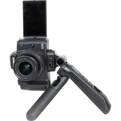EOS M50 Mark II Mirrorless Digital Camera with 15-45mm Lens Content Creator Kit Image 3