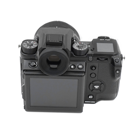 GFX 50S Camera Body w/ 63mm f/2.8 Lens & VG-GFX1 Grip Kit - Pre-Owned Image 3