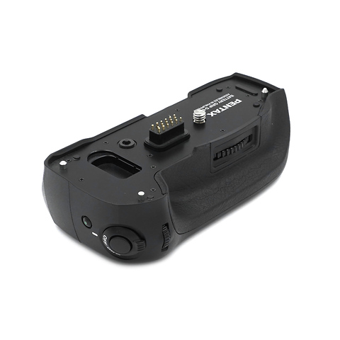 D-BG2 Battery Grip for the K10D and K20D - Pre-Owned Image 1