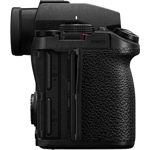 Lumix DC-S5 II Mirrorless Digital Camera with 20-60mm Lens (Black) Image 3