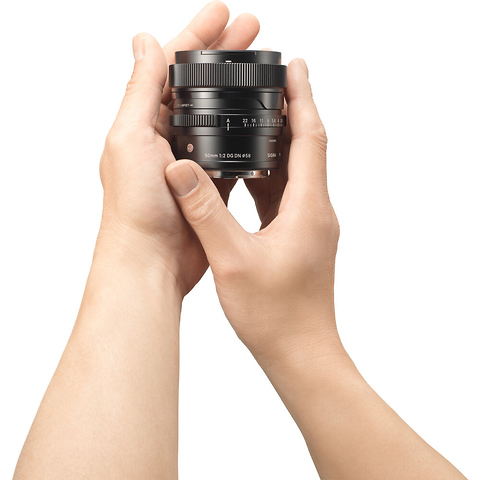 50mm f/2 DG DN Contemporary Lens for Leica L Image 3