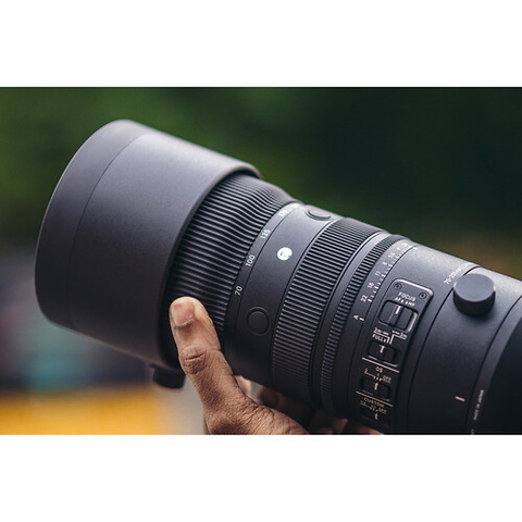 70-200mm f/2.8 DG DN OS Sports Lens for Leica L Image 4