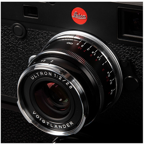 28mm f/2.0 Ultron Vintage Aspherical VM Lens Type I (Black & Chrome Retro) Image 2