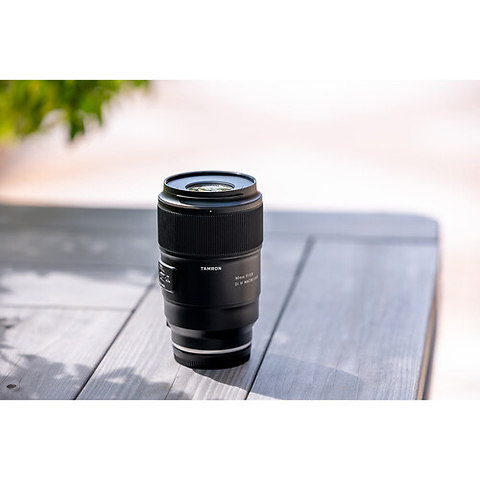 90mm f/2.8 Di III VXD Macro Lens for Sony E Image 8