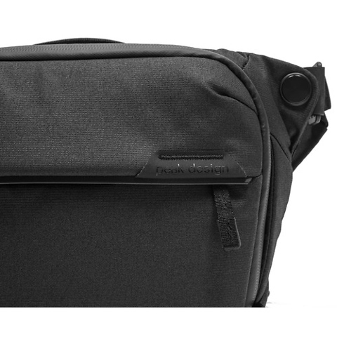 Everyday Sling v2 (Black, 3L) Image 5