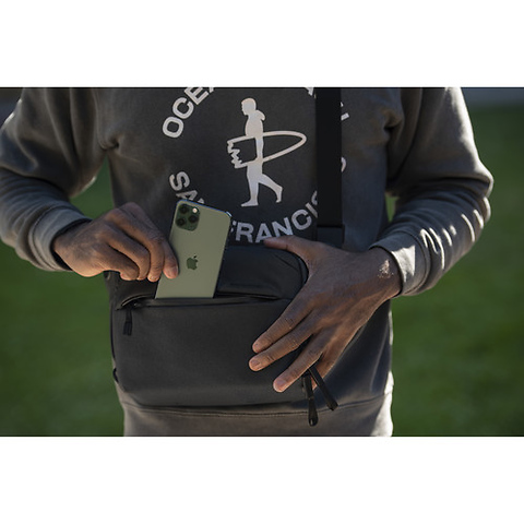 Everyday Sling v2 (Black, 3L) Image 7