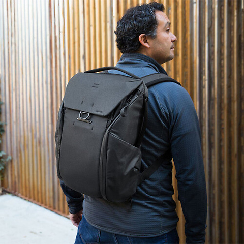 Everyday Backpack v2 (Black, 30L) Image 8