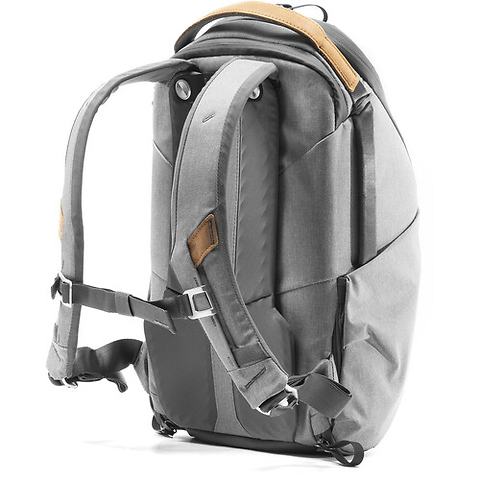 Everyday Backpack Zip (Ash, 15L) Image 3