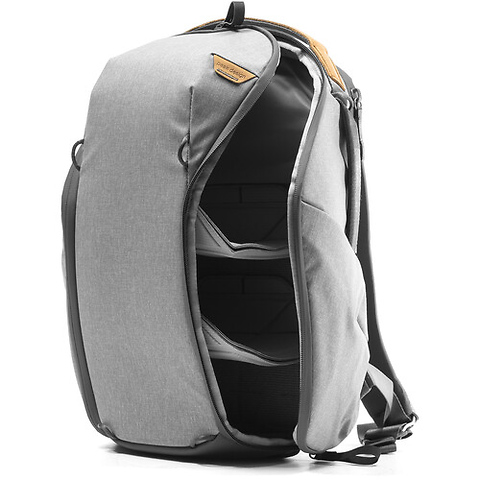 Everyday Backpack Zip (Ash, 15L) Image 2