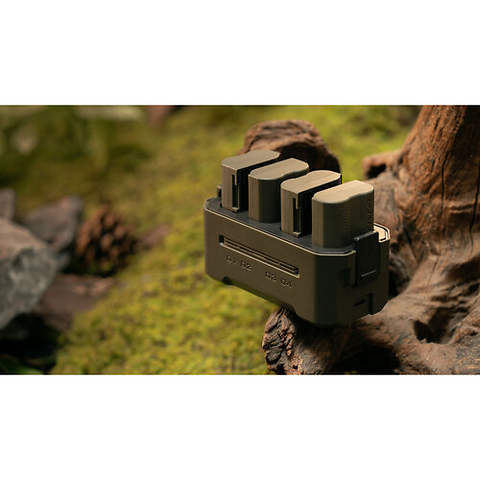 Portable Charging Station for EN-EL15C Batteries Image 5