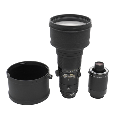 ED 300mm f/2.8 AI-S Lens w/CT-302 Trunk & TC-301 2x Teleconverter - Pre-Owned Image 0
