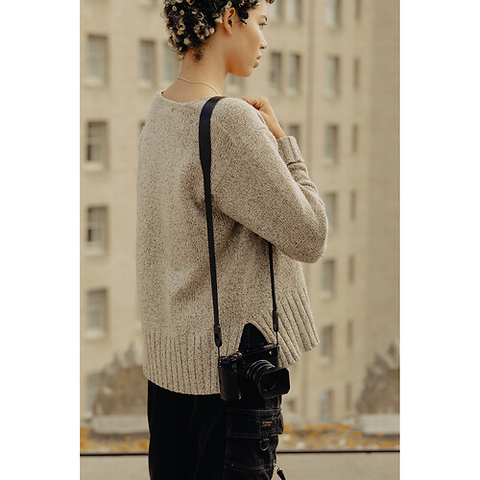 Form Leather Camera Strap (Black, 46.7 in.) Image 6