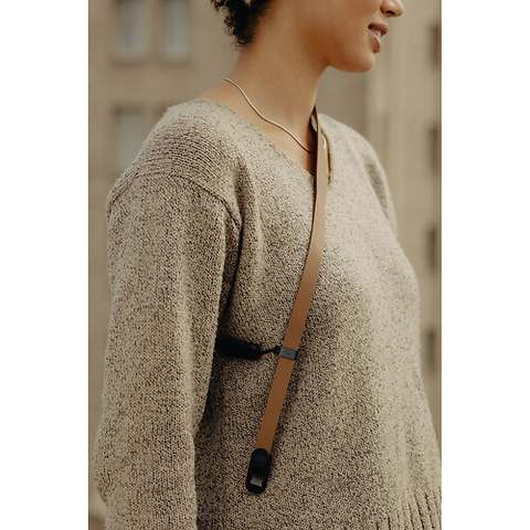 Form Leather Camera Strap (Tan, 46.7 in.) Image 1