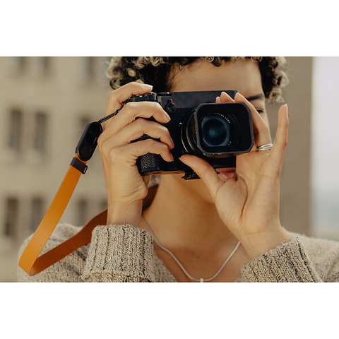 Form Leather Camera Strap (Amber, 46.7 in.) Image 5