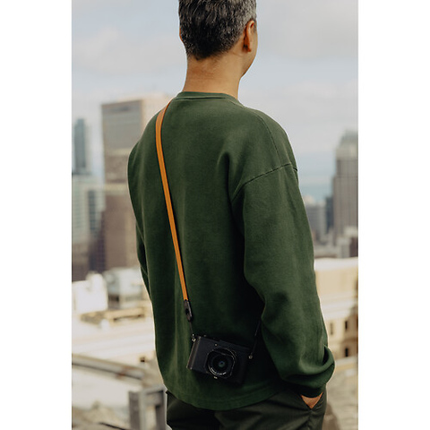 Form Leather Camera Strap (Amber, 52.6 in.) Image 4