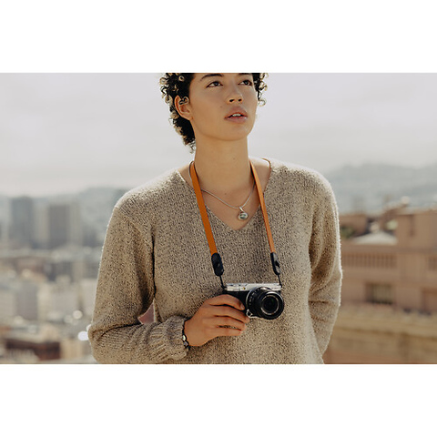 Form Leather Camera Strap (Amber, 30.9 in.) Image 2