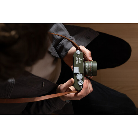 Summilux-M 35mm f/1.4 ASPH. Lens (Leica M, Safari Green, Reissue) Image 3