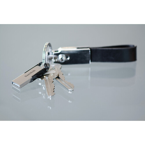 64GB Ultra Flair USB-A 3.2 Gen 1 Flash Drive Image 5