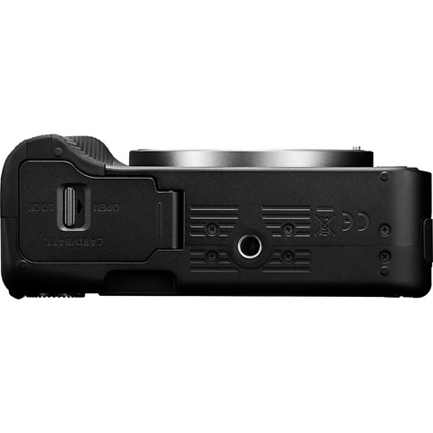 EOS R50 V Mirrorless Digital Camera Video Creator Kit (Black) Image 4