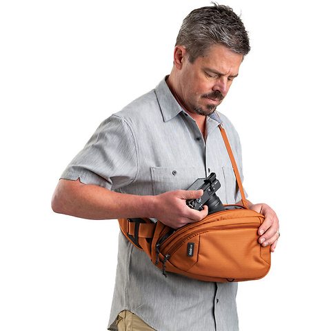 TurnStyle Sling (Urban Rust, 5L) Image 4