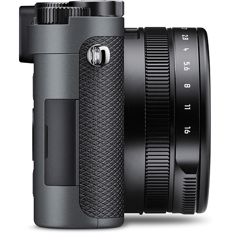 D-Lux 8 Digital Camera (Metal Gray) Image 4