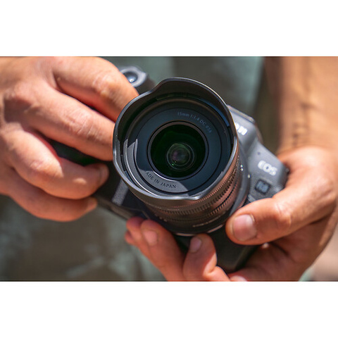15mm f/1.4 DC Contemporary Lens for Canon RF Image 2