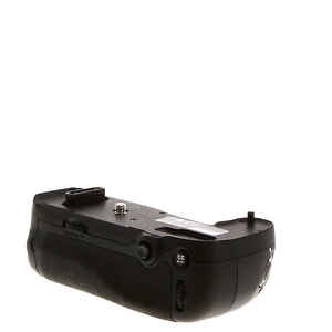 MB-D16 Battery Pack - Pre-Owned