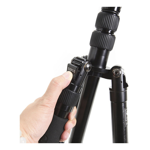 A1005 Aluminum Tripod with Y-10 Ball Head Image 7