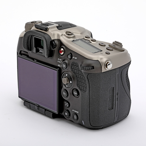 HV Digital SLR Camera with 24-70mm Lens  - Pre-Owned Image 4