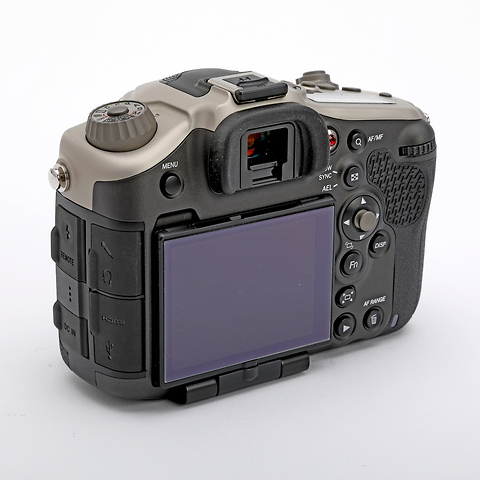 HV Digital SLR Camera with 24-70mm Lens  - Pre-Owned Image 5