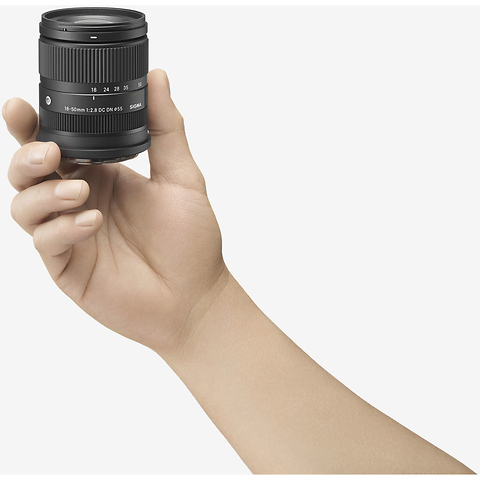 18-50mm f/2.8 DC DN Contemporary Lens for Sony E Image 3
