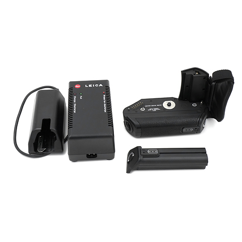 R9 35mm Film SLR Manual Focus Camera Body - Black - Pre-Owned Image 2