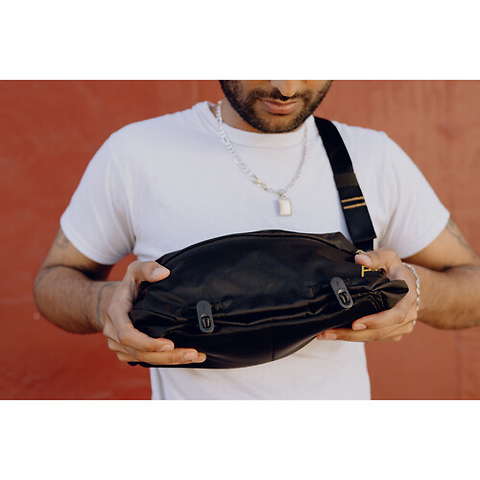 Outdoor Sling (Black, 7L) Image 6