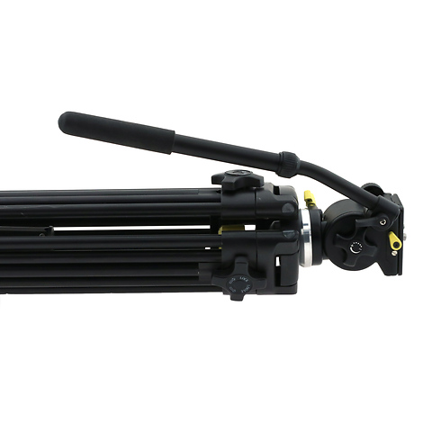 Weifeng WF-717 Video Tripod with Fluid Hydraulic Head - Pre-Owned Image 3