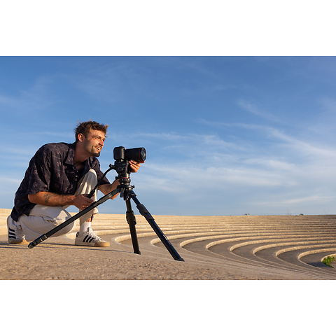 ONE Aluminum Tripod with 500X Fluid Head Image 7