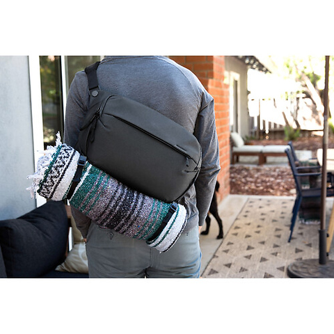 Everyday Sling (Black, 10L) Image 7