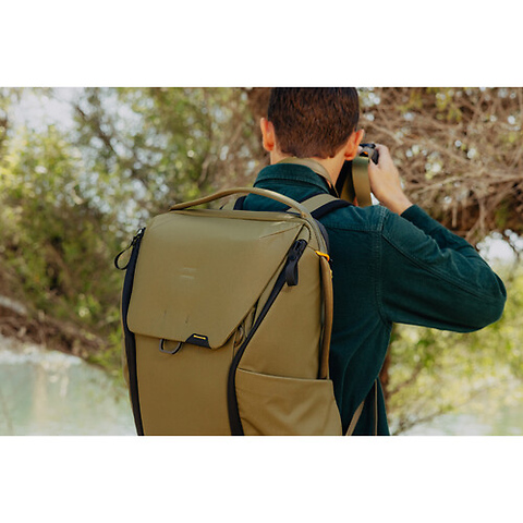 Everyday Backpack (Kelp, 30L) Image 6