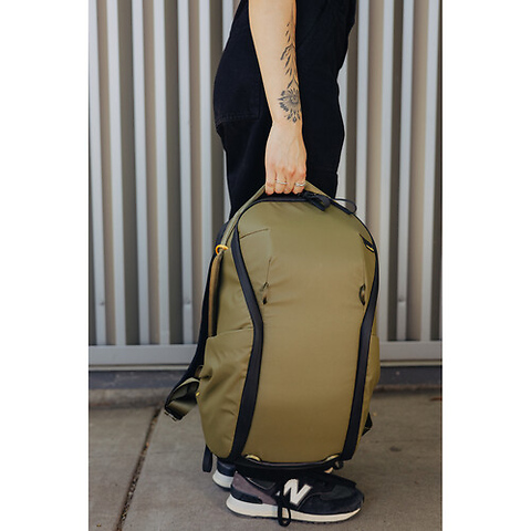 Everyday Backpack Zip (Kelp Green, 15L) Image 9