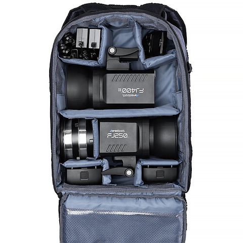 FJ250 & FJ400 II Strobes with FJ-X3 M Universal Trigger (2-Light Portrait Kit) Image 9