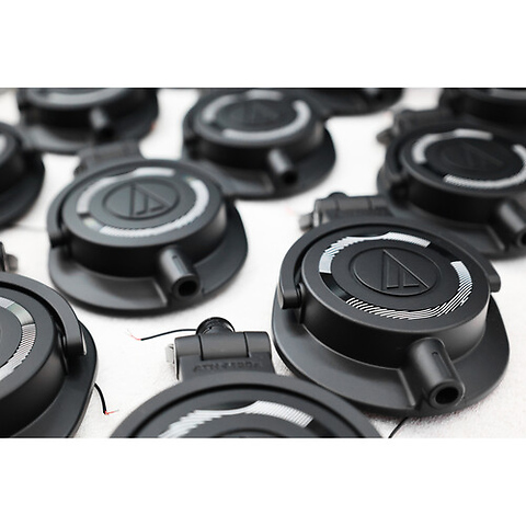 ATH-M50x Closed-Back Monitor Headphones (ENSO) Image 9